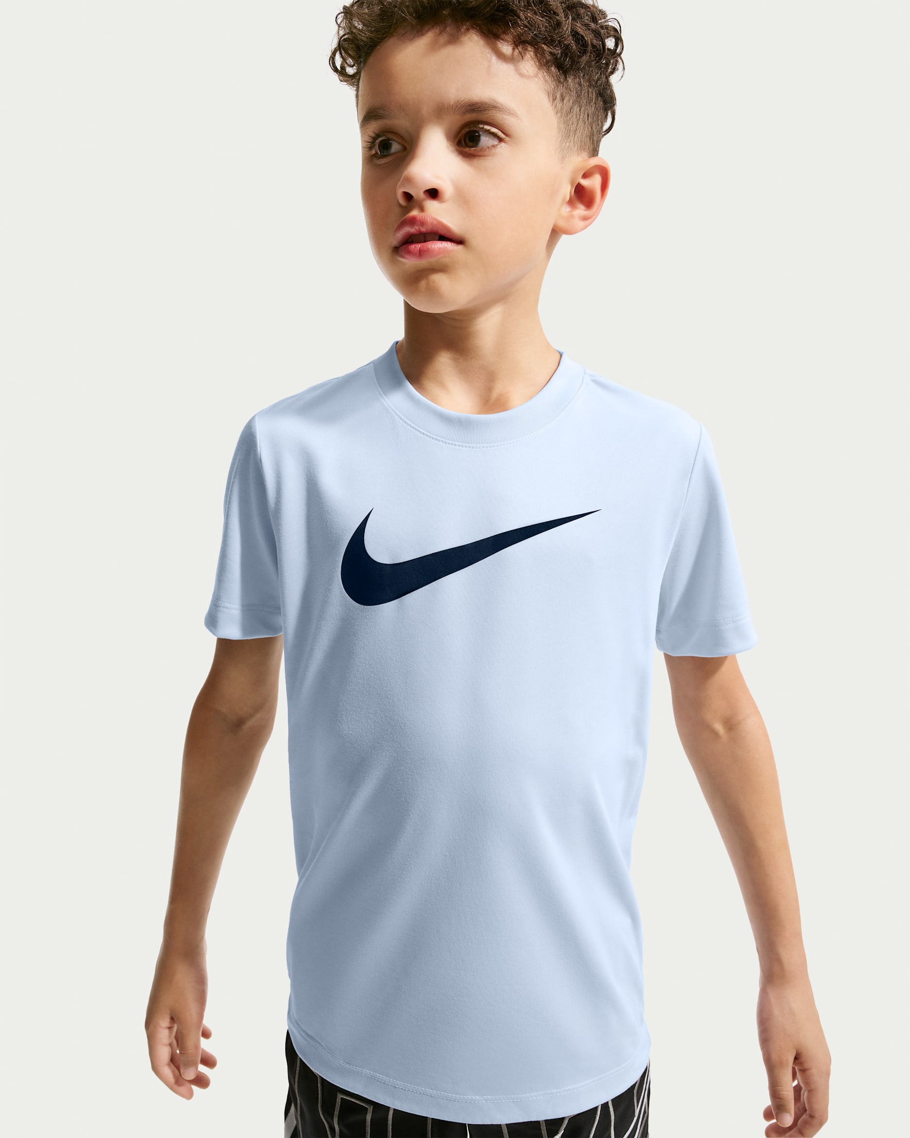 限定値下げ　Nike ジャックムス キッズDri-FIT Tee Nike Legend Big Kids' Dri-FIT T-Shirt. Nike.com